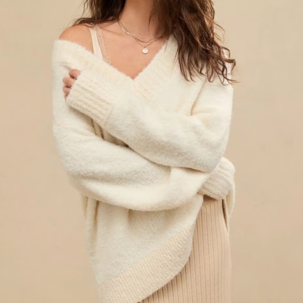 AERIE WOMENS IVORY CREAM TEDDY SWEATER V NECK OVERSIZED XS